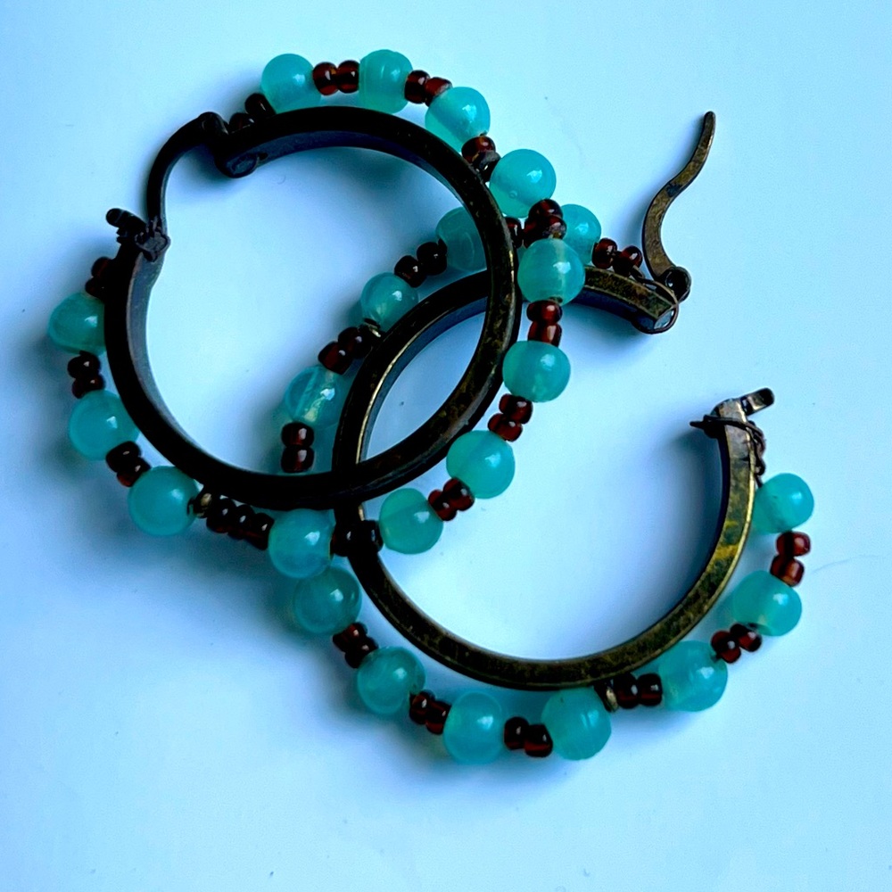 🦚 Turquoise and Brown Glass Bead Hoop Earrings with Brass Tone by Cookie Lee - Picture 3 of 7